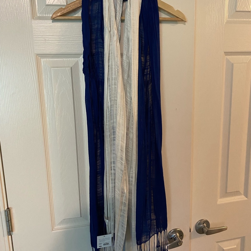 Craft & Barrow Blue~ White Scarf